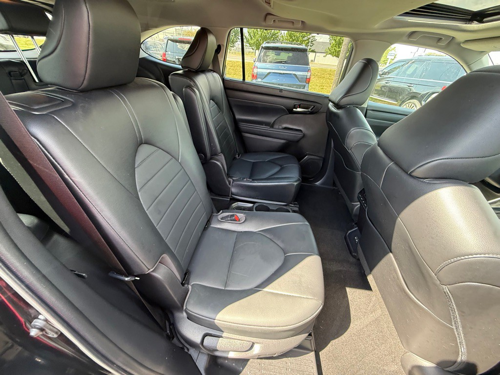 2022 Toyota Highlander Image 18