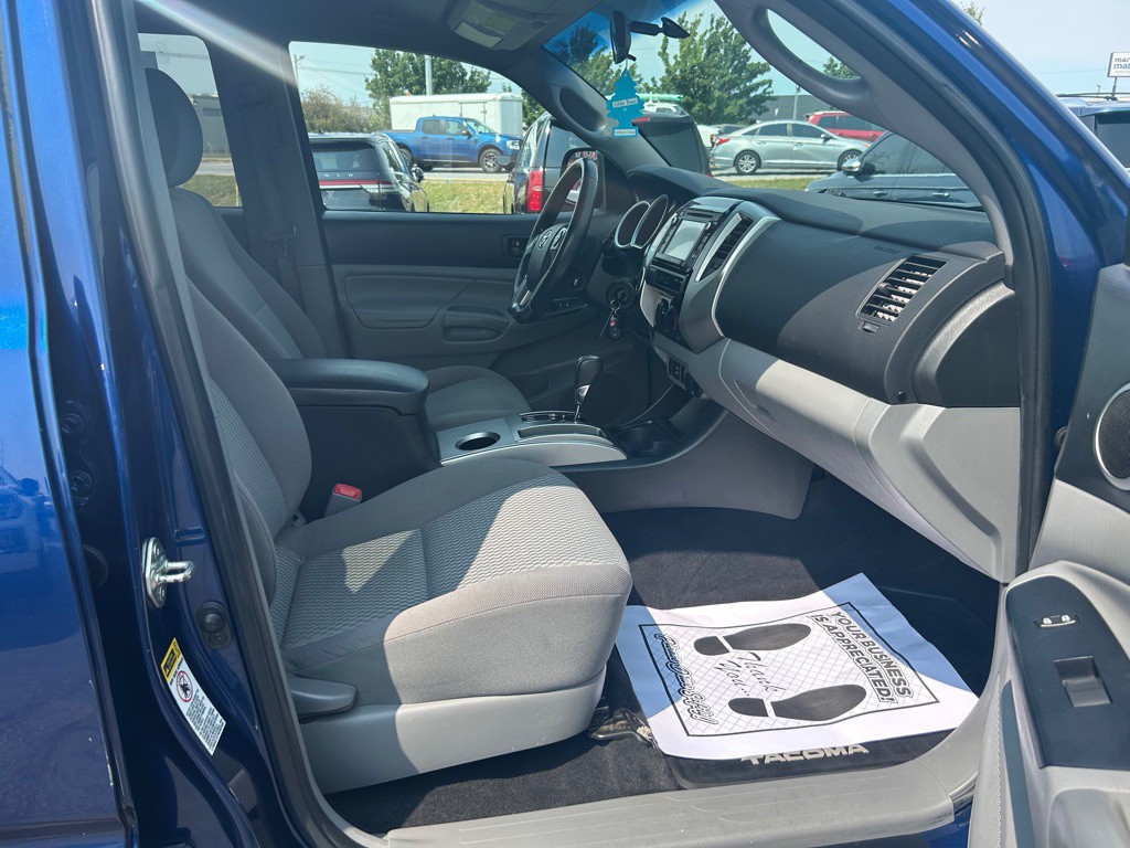 2014 Toyota Tacoma Image 11