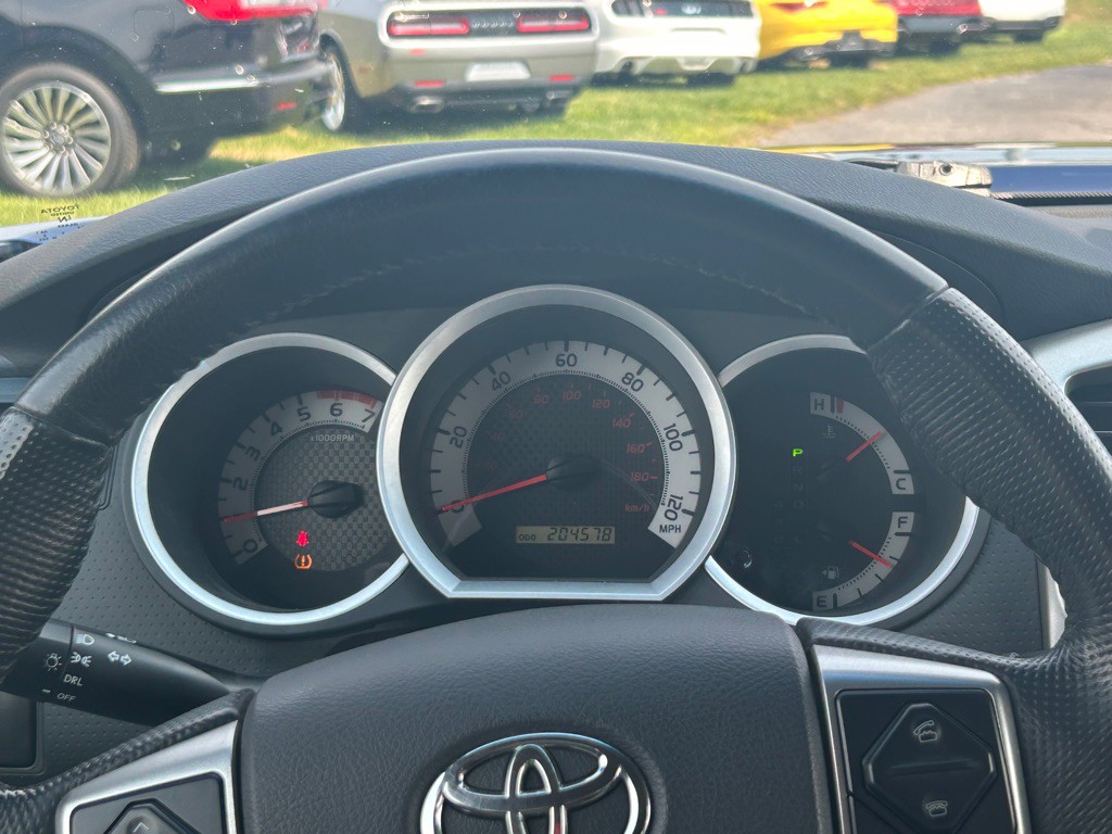 2014 Toyota Tacoma Image 17