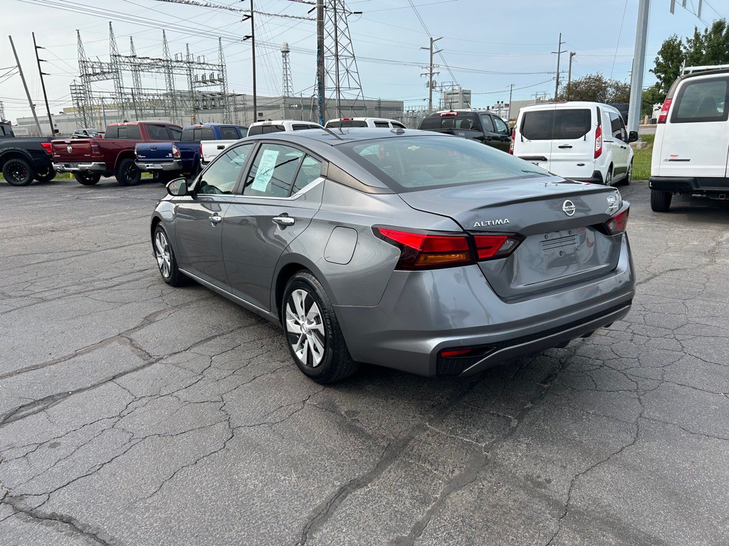 2020 Nissan Altima Image 7