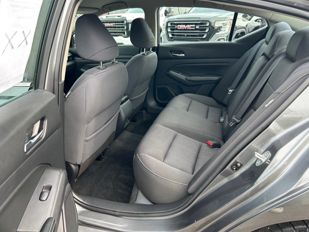 2020 Nissan Altima Image 13