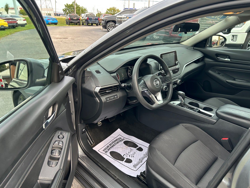 2020 Nissan Altima Image 14