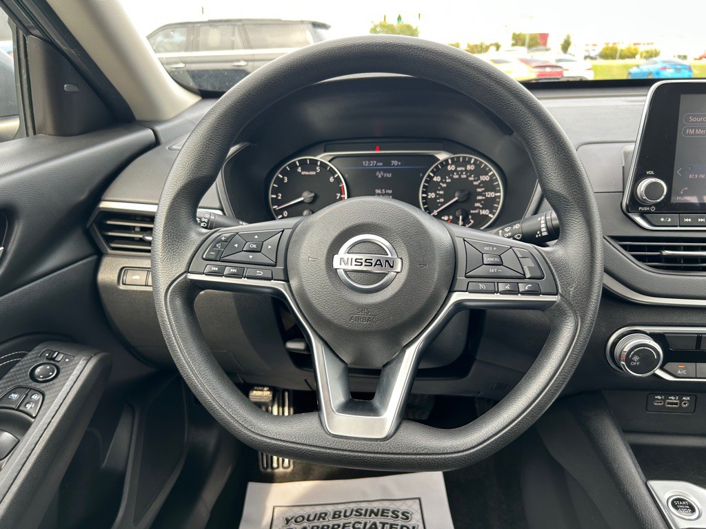 2020 Nissan Altima Image 16