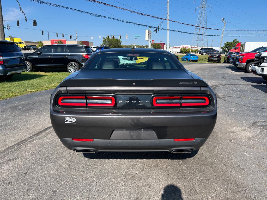 2022 Dodge Challenger Image 8
