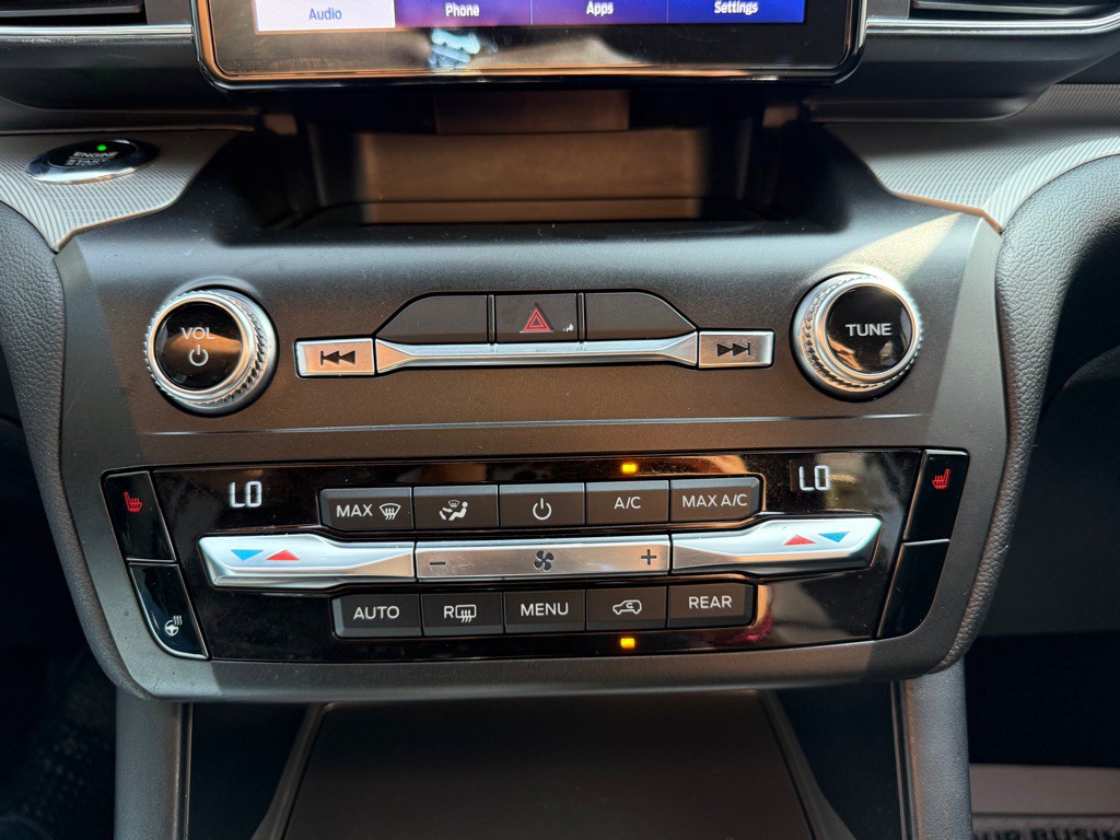 2020 Ford Explorer Image 15
