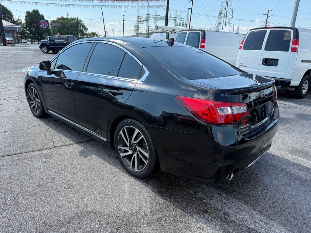 2017 Subaru Legacy Image 9