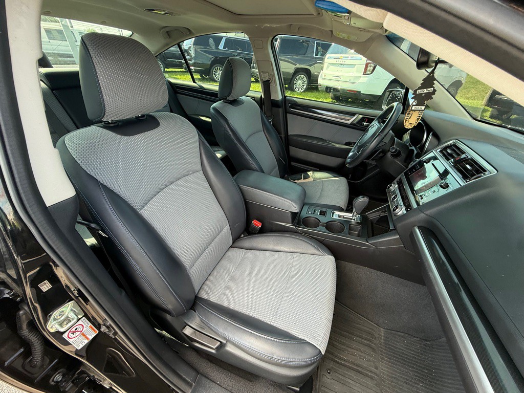 2017 Subaru Legacy Image 16