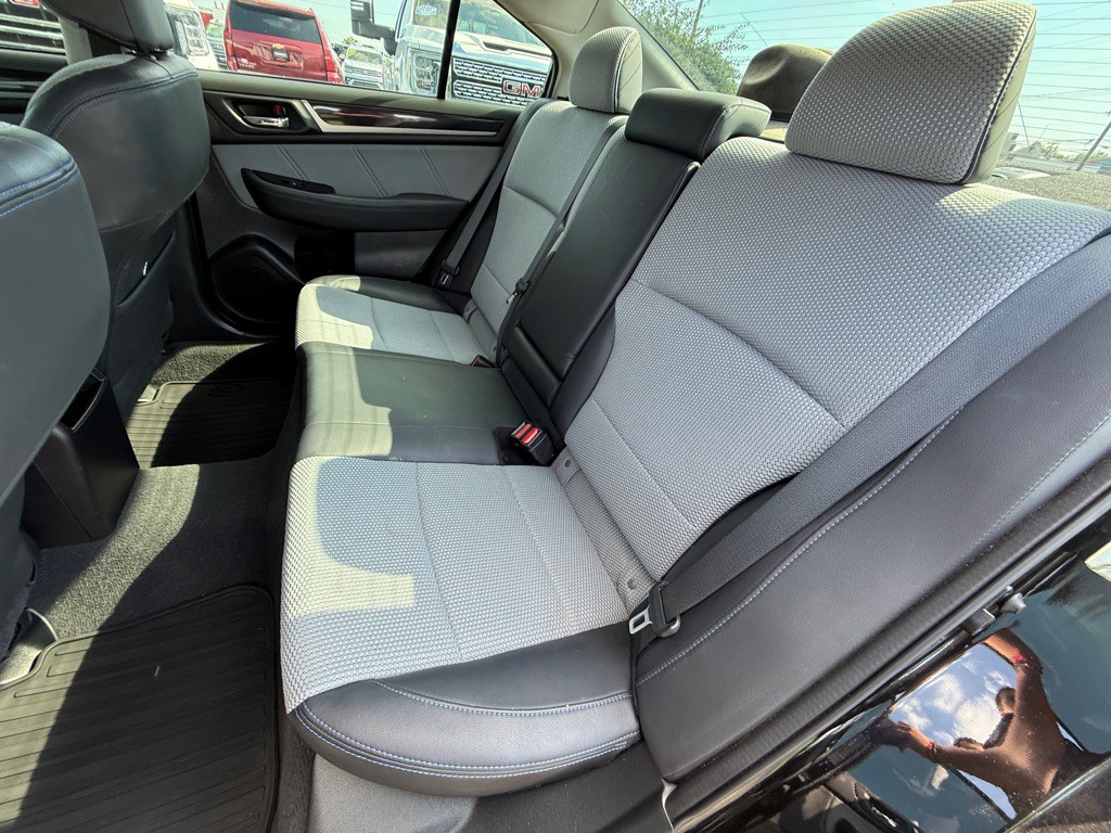 2017 Subaru Legacy Image 17