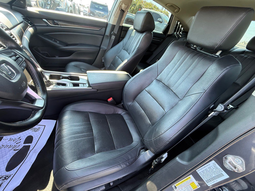 2019 Honda Accord Image 16