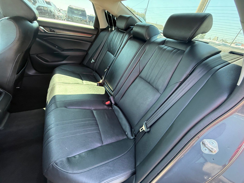 2019 Honda Accord Image 18