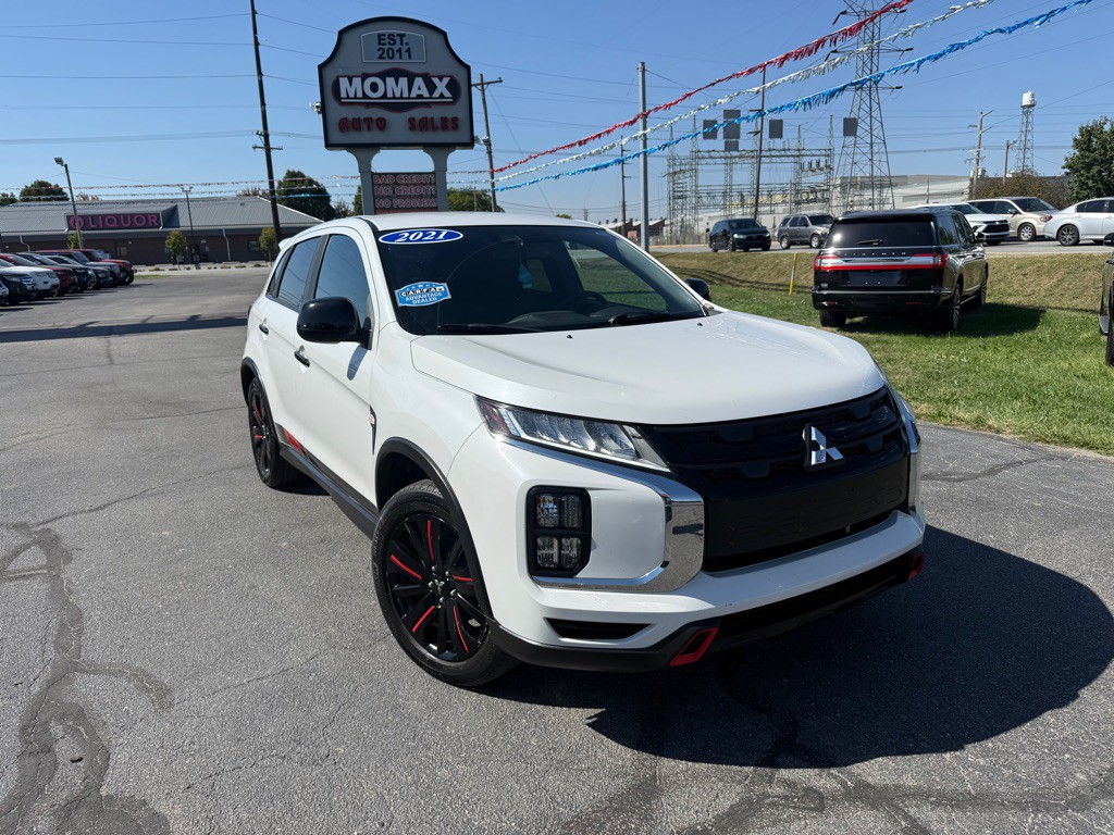 2021 Mitsubishi Outlander Image 2