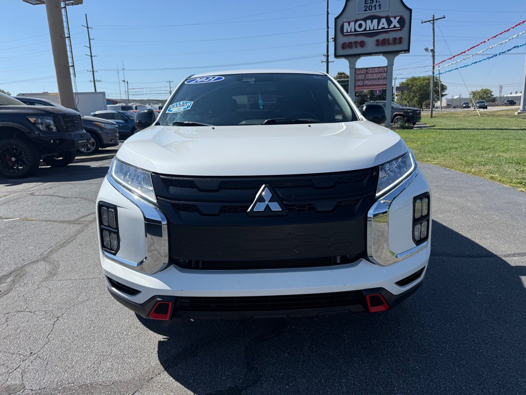2021 Mitsubishi Outlander Image 3
