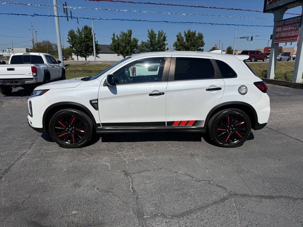 2021 Mitsubishi Outlander Image 9