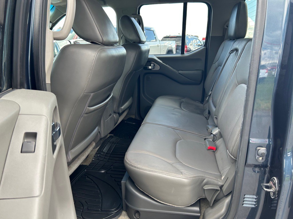 2013 Nissan Frontier Image 13