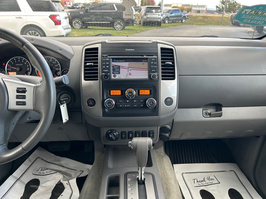 2013 Nissan Frontier Image 17