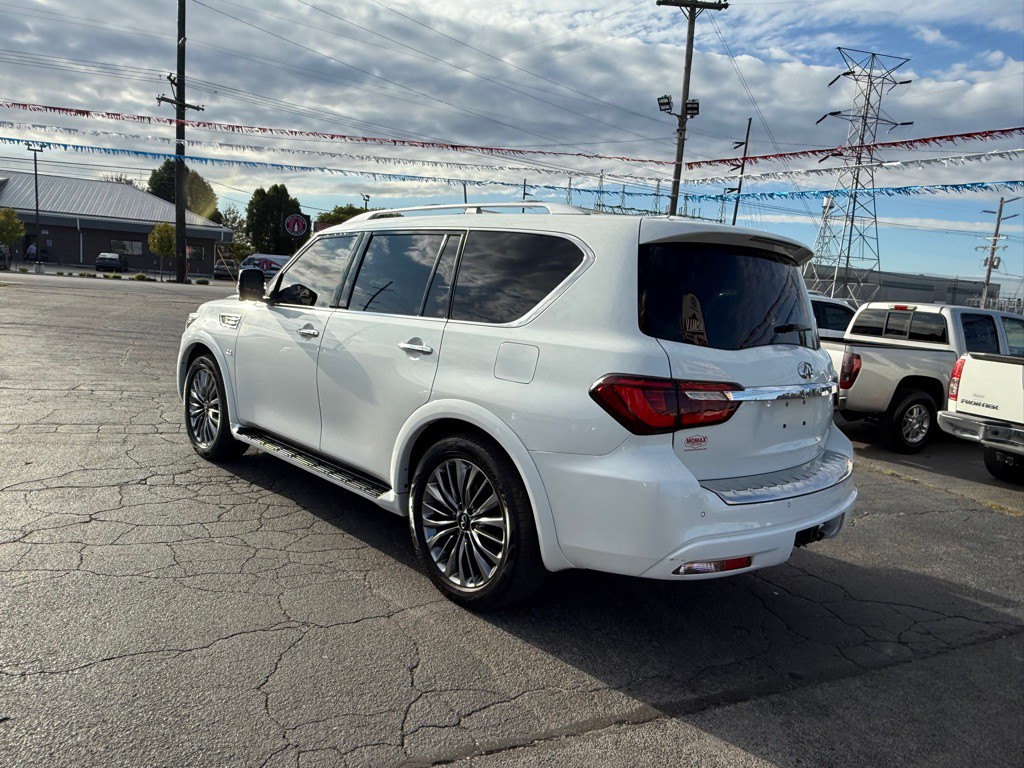 2018 INFINITI QX80 Image 10