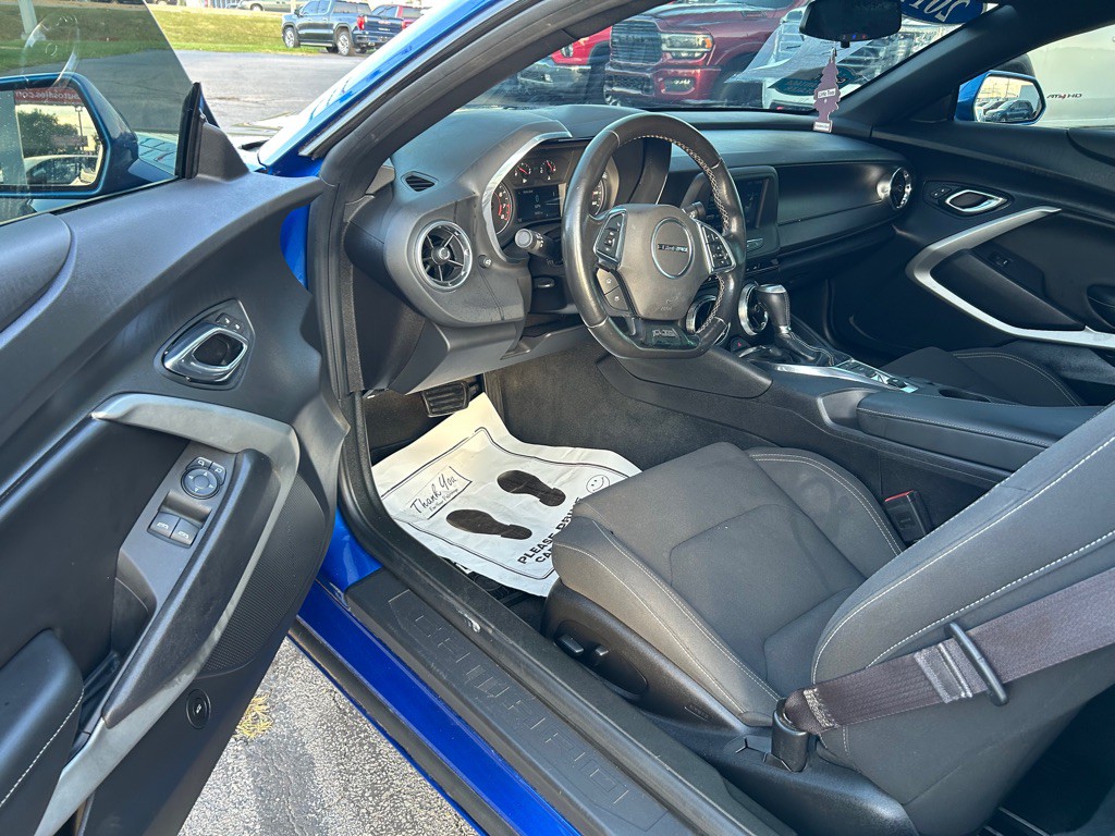 2017 Chevrolet Camaro Image 14