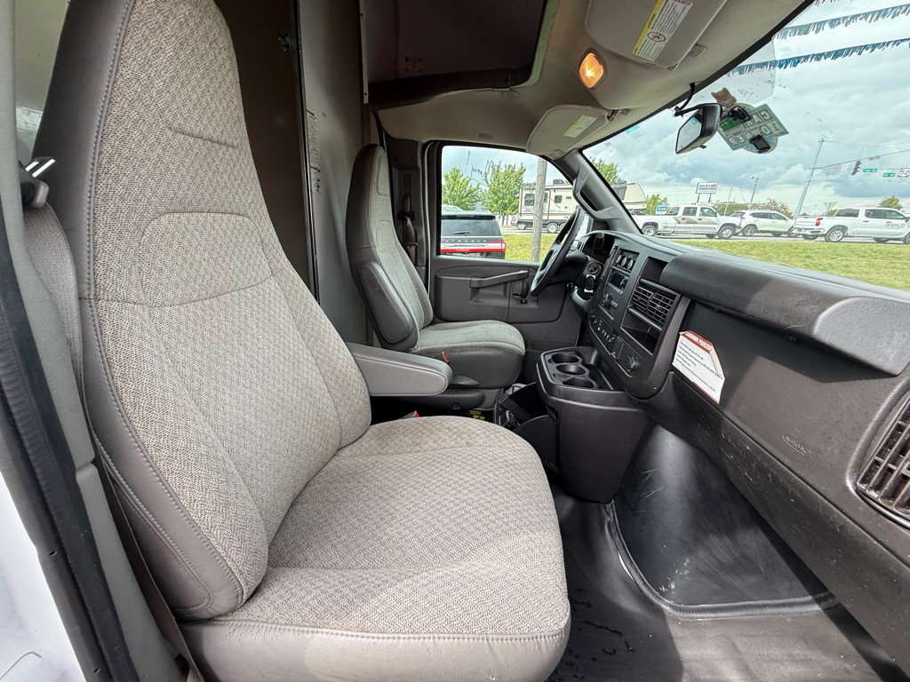 2020 Chevrolet Express Image 15