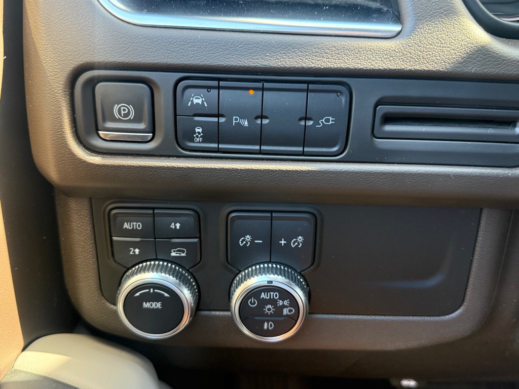 2021 GMC Yukon Image 16