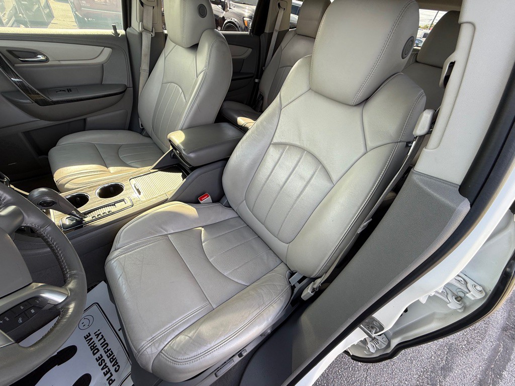 2015 Chevrolet Traverse Image 16