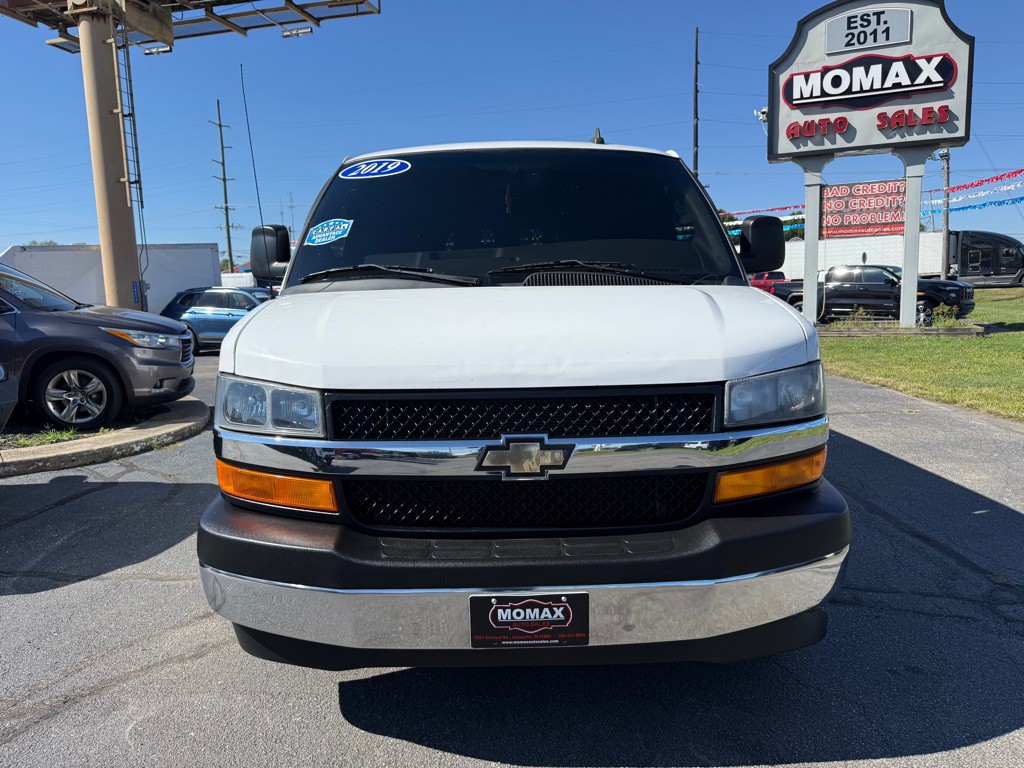 2019 Chevrolet Express Image 2