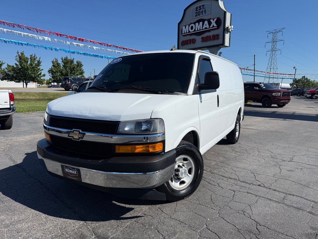 2019 Chevrolet Express Image 3