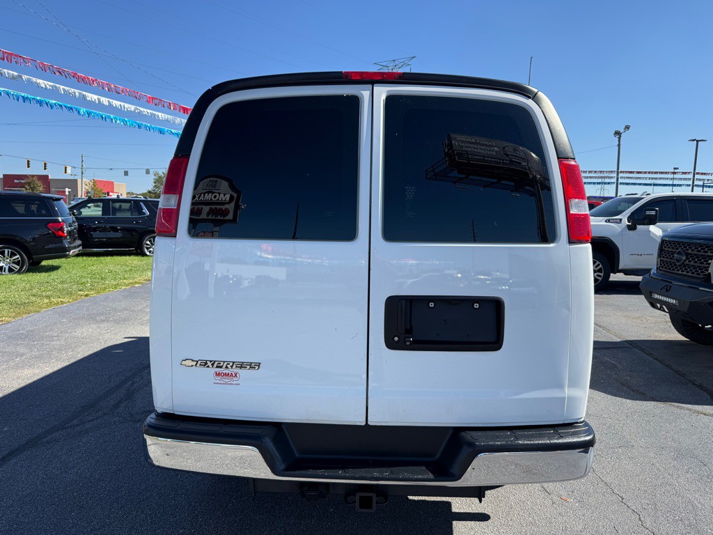 2019 Chevrolet Express Image 5