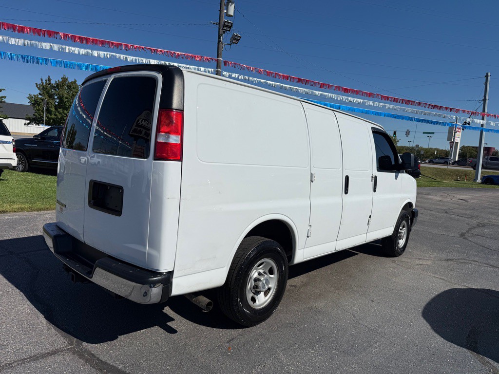 2019 Chevrolet Express Image 6