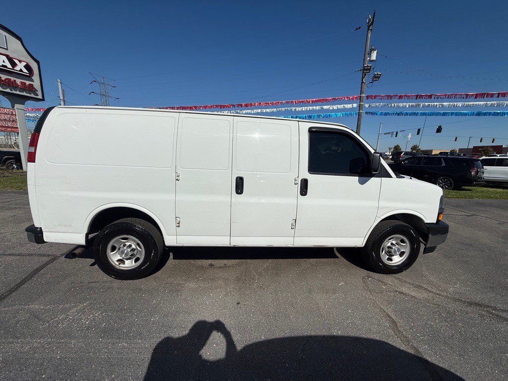 2019 Chevrolet Express Image 7