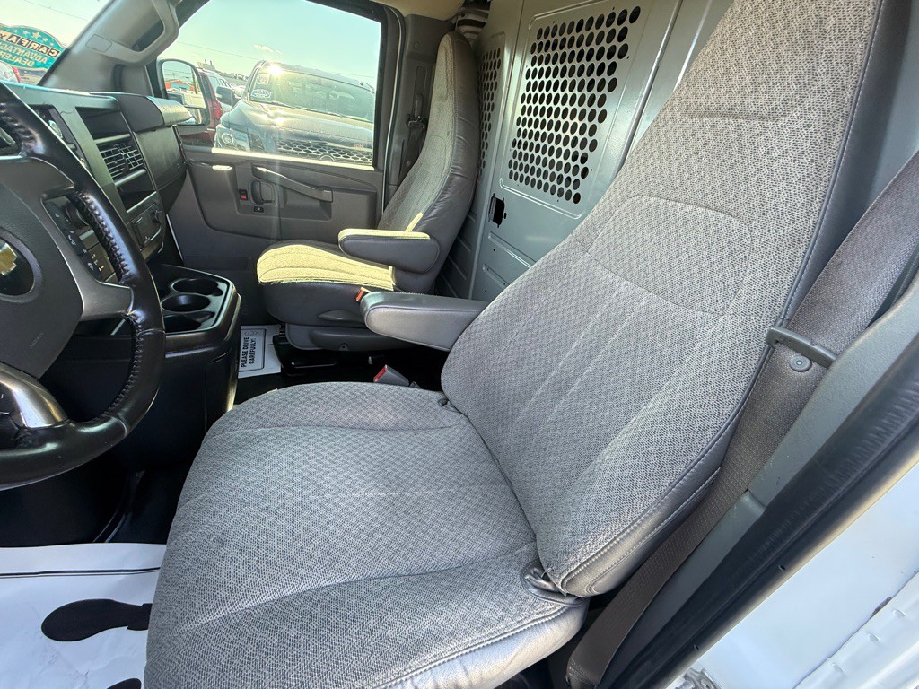 2019 Chevrolet Express Image 13