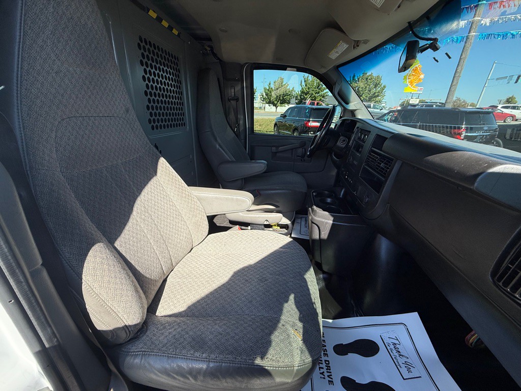 2019 Chevrolet Express Image 14
