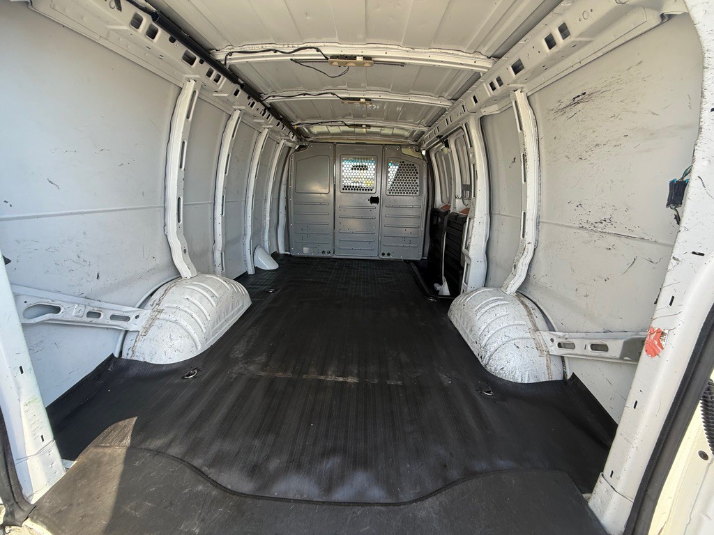2019 Chevrolet Express Image 15