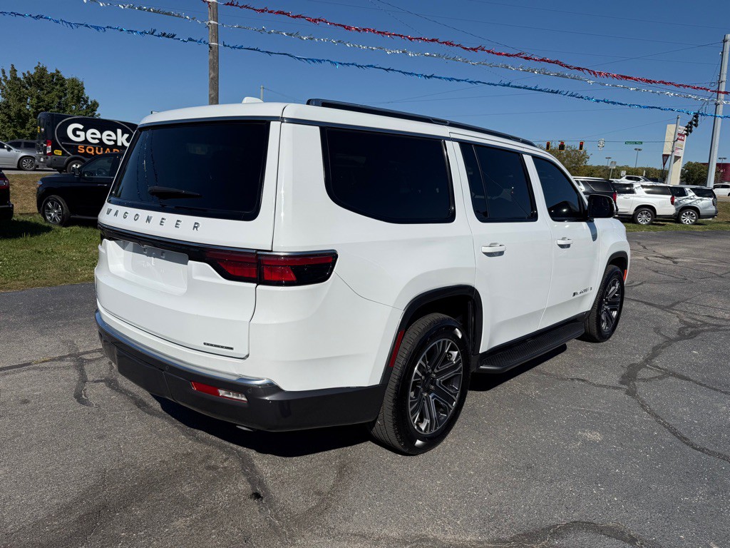 2022 Jeep Wagoneer Image 7