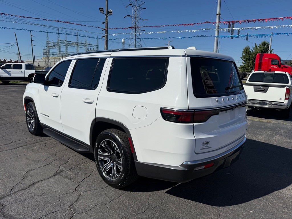 2022 Jeep Wagoneer Image 10
