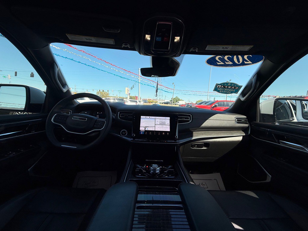 2022 Jeep Wagoneer Image 15