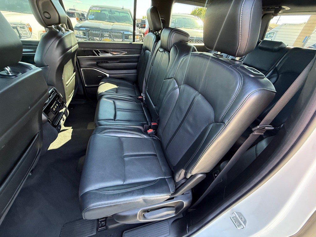 2022 Jeep Wagoneer Image 18