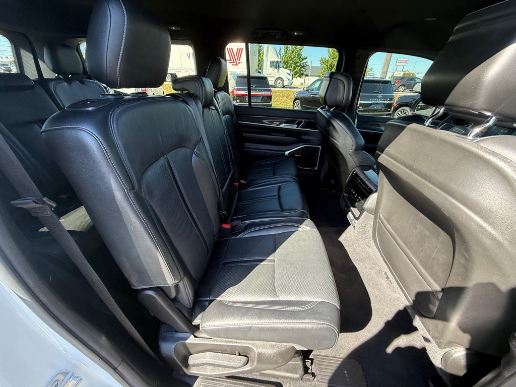2022 Jeep Wagoneer Image 19