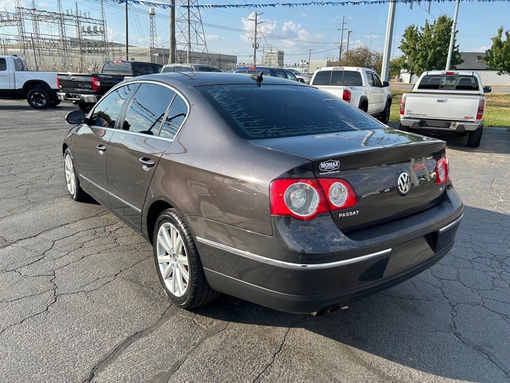 2010 Volkswagen Passat Image 7