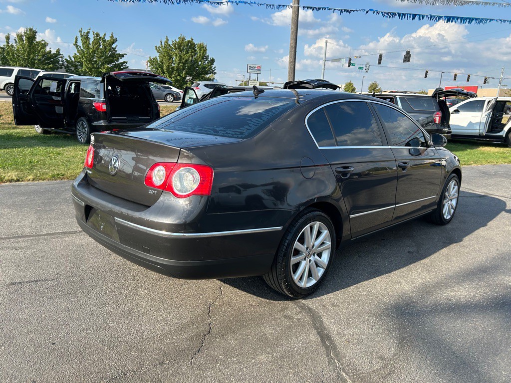2010 Volkswagen Passat Image 9