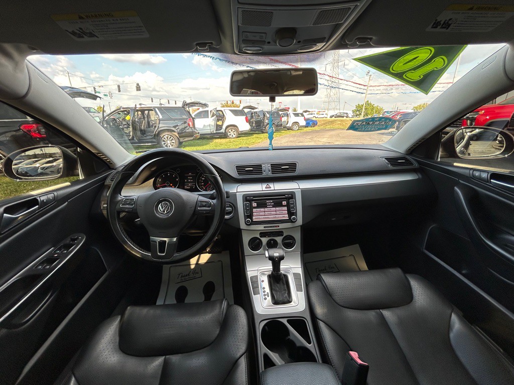 2010 Volkswagen Passat Image 15