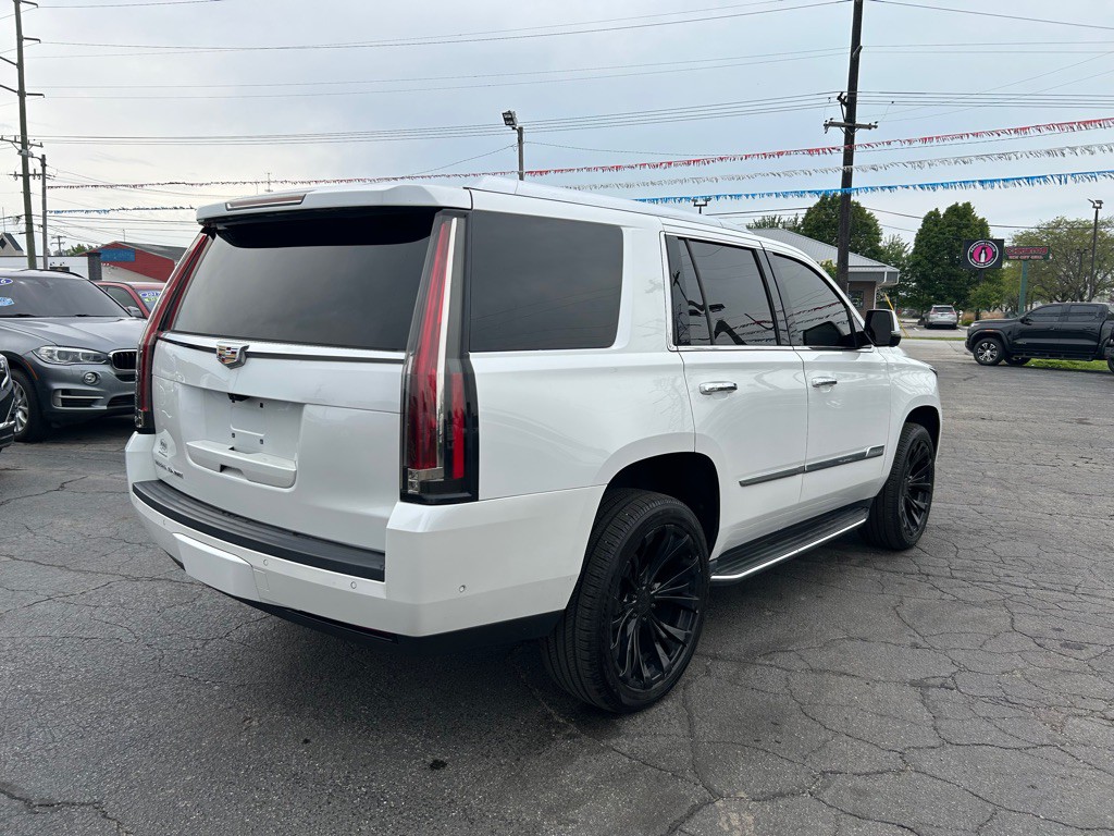 2018 Cadillac Escalade Image 9