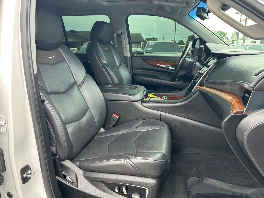 2018 Cadillac Escalade Image 11