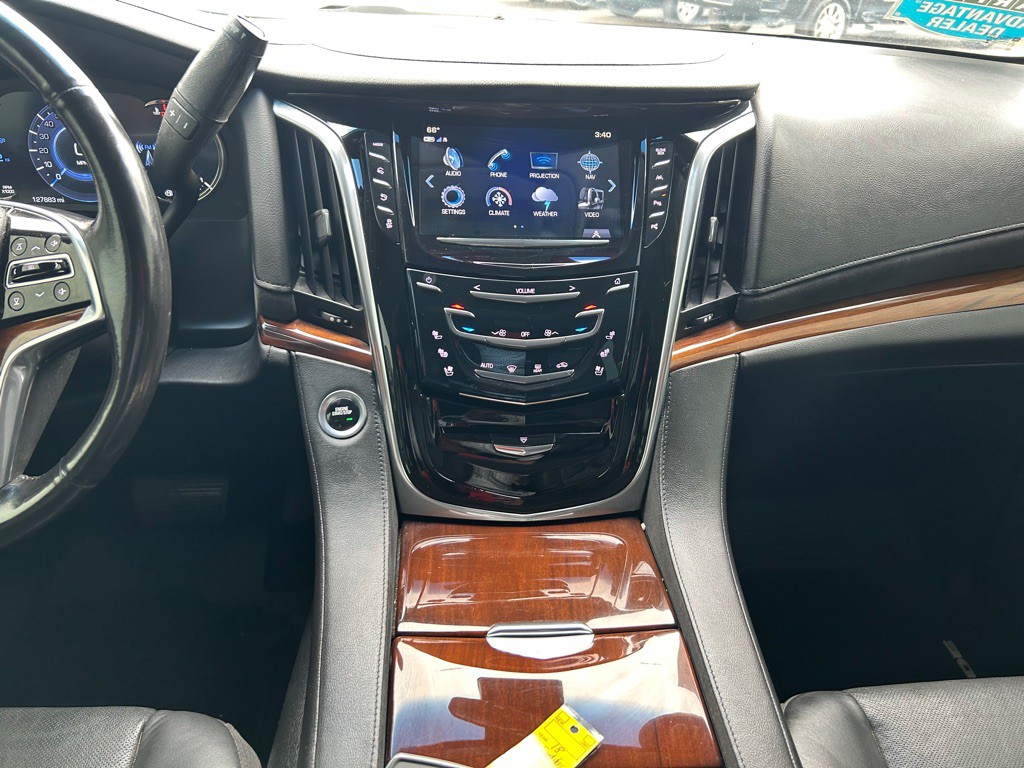 2018 Cadillac Escalade Image 20