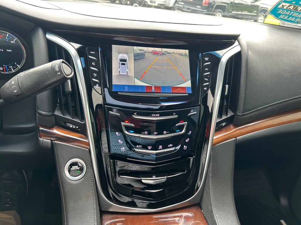2018 Cadillac Escalade Image 21