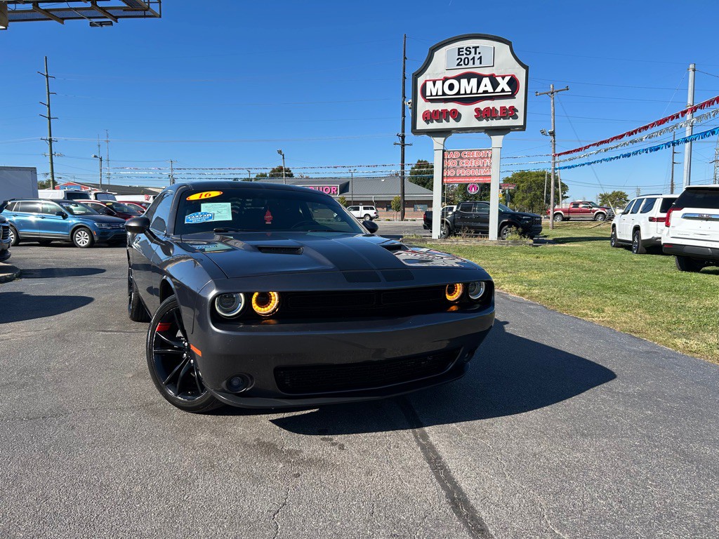 2016 Dodge Challenger Image 1