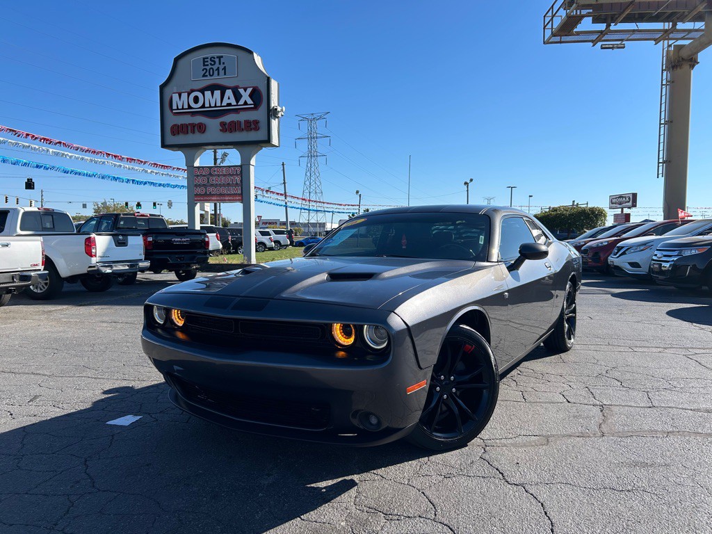2016 Dodge Challenger Image 2