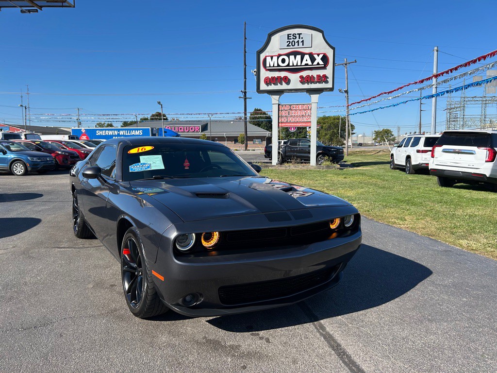 2016 Dodge Challenger Image 4