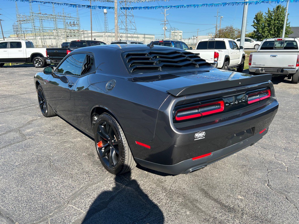 2016 Dodge Challenger Image 7
