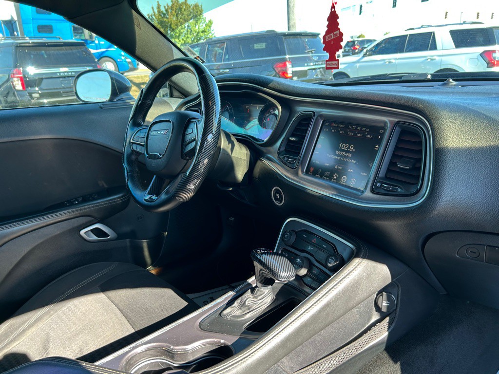 2016 Dodge Challenger Image 13