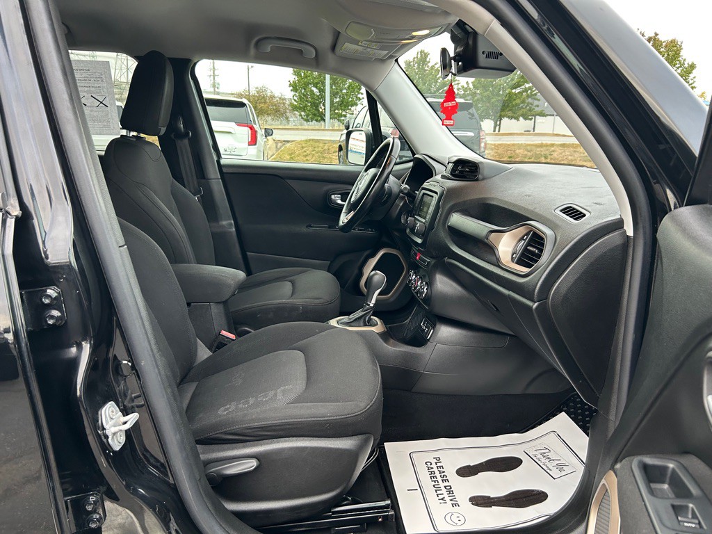2017 Jeep Renegade Image 11